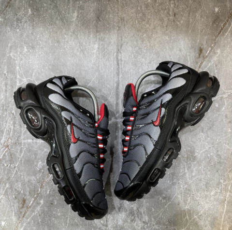 Tênis Air Max Plus Tn "Drácula"
