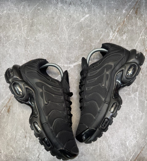 Tênis Air Max Plus Tn "Triple Black"