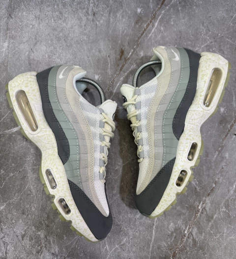 Tênis Air Max 95 (Cinza/Branco)
