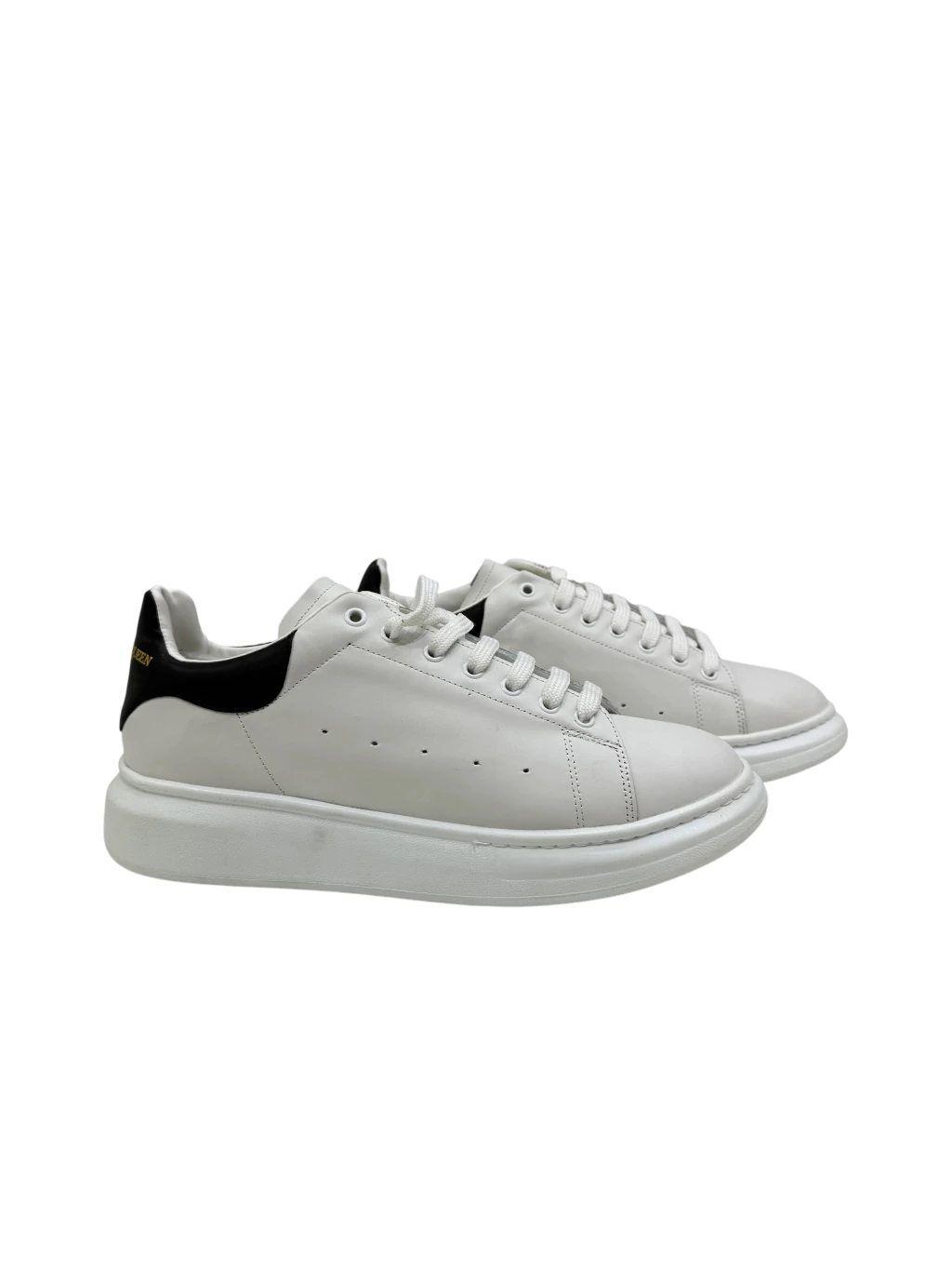 Alexander McQueen branco e preto