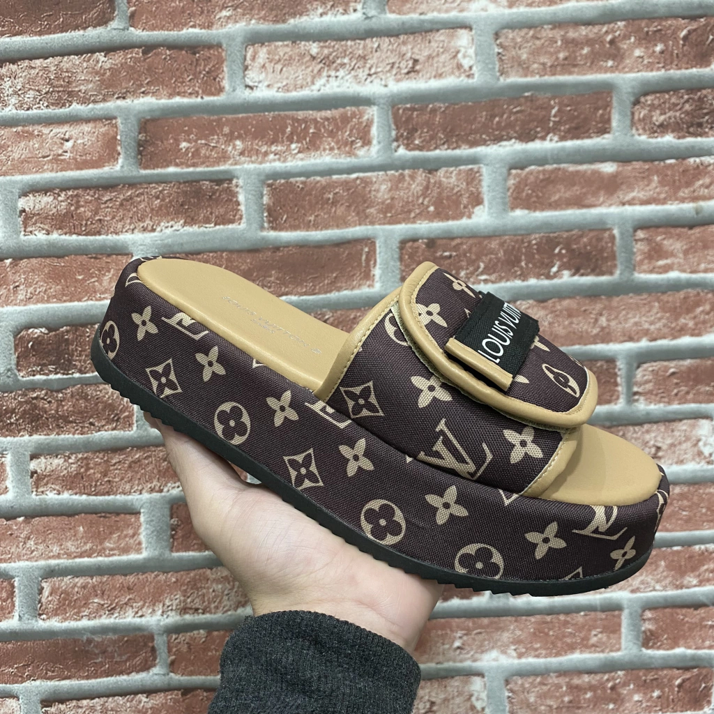 Chinelo Lv “Marrom e Bege”