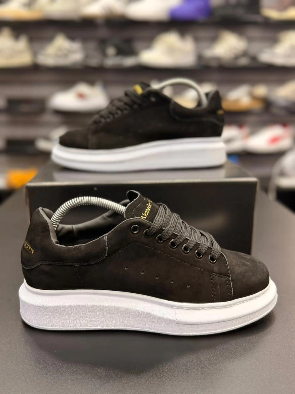 Alexander McQUEEN - "Black/White" - (Camurça)