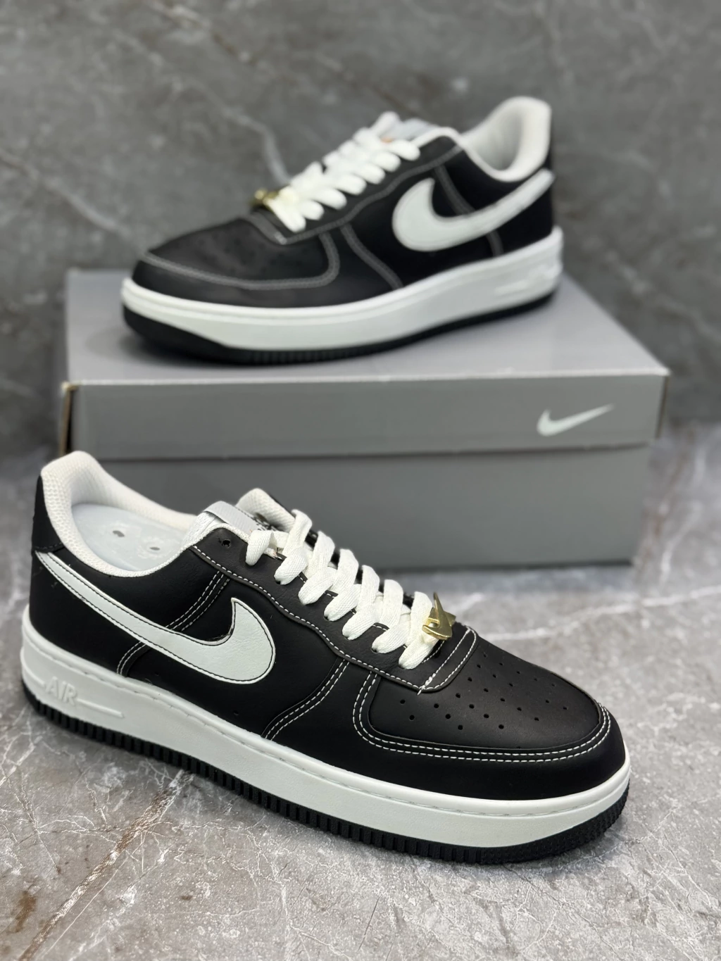 Tênis Air Force 1 (Branco/Preto)