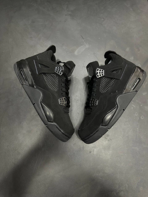 Air Jordan 4 x Retro "Black Cat